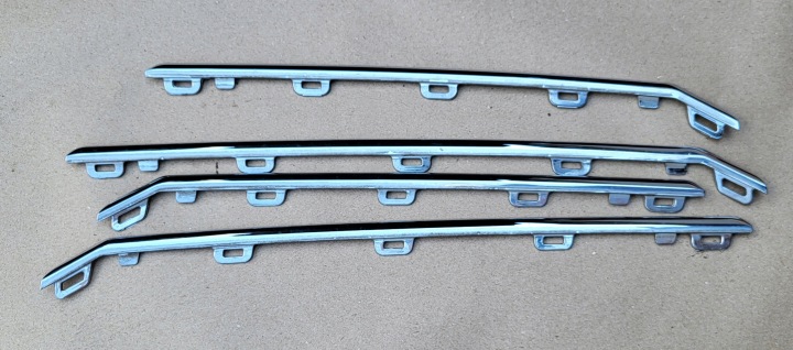 modanatura CHROM 4 SZT. Z GRIGLIA GRILLA Anteriore MITSUBISHI SPACE STAR OE