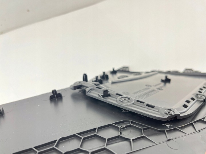 Volkswagen Tiguan 2023 Stranski pokrov predora 10
