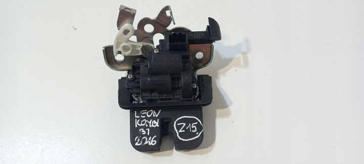 Seat Leon 5F Skoda Fabia Rapid Octavia lock of rear bonnet 5E0827505A (Z15)