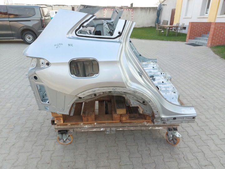 Mercedes W254 GLC 220d LONGHERONE parafango Destra posteriore srebrny 922