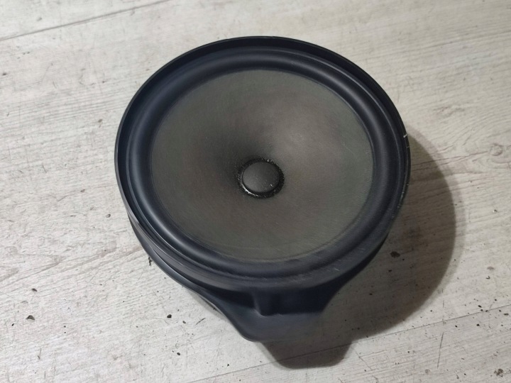 Mercedes-Benz GLA W156 2015 Arrière Bouche buse Gauche Haut parleur Portière tylnych