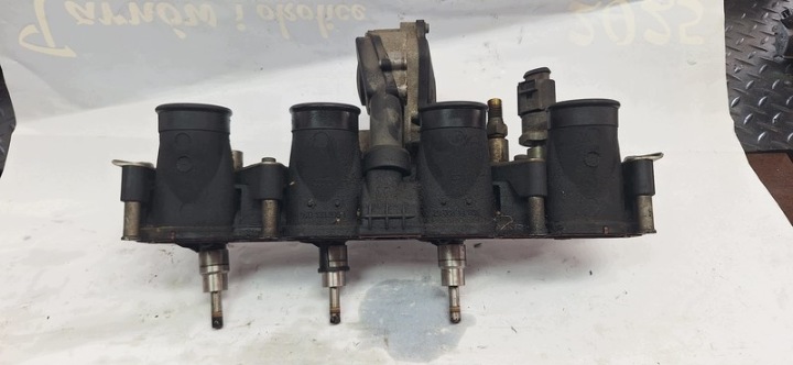 Rampe injection SEAT LEON II 06D133340 2.0fsi BL