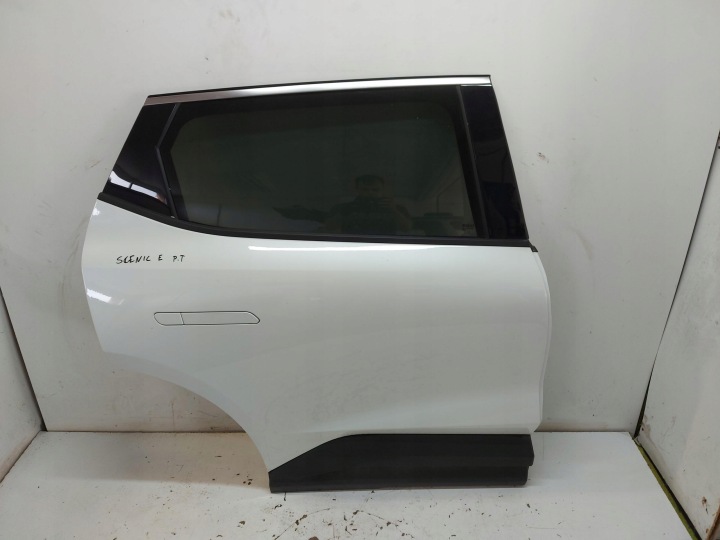 RENAULT Scenic E-Tech V 5 dvere zadok pravý 2024
