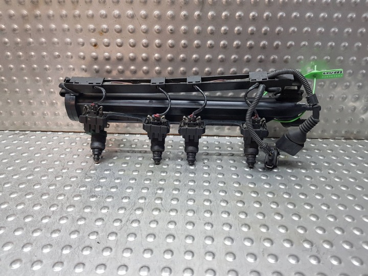 Kraftstoffverteiler Einspritzleiste Einspritzdüse KPL 037906031AA GOLF IV A3 8L TOLEDO II 1.6 8V