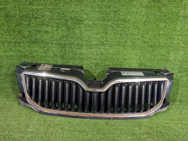 Grill Grill des Kühlers SKODA OCTAVIA III NR.A279