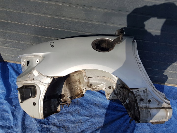 MERCEDES SLK R172 W172 heck Radhaus Längsträger Kotflügel rechts 775 C775