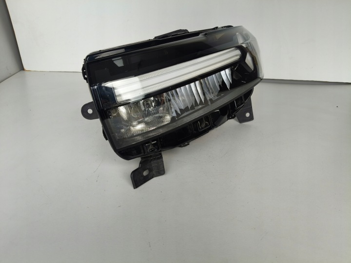 light left REFLEKTOR DACIA DUSTER III 24- LED