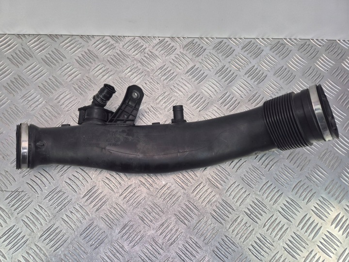 BMW 5 GT F07 535i díl rury dolotu vzduchový 7583726