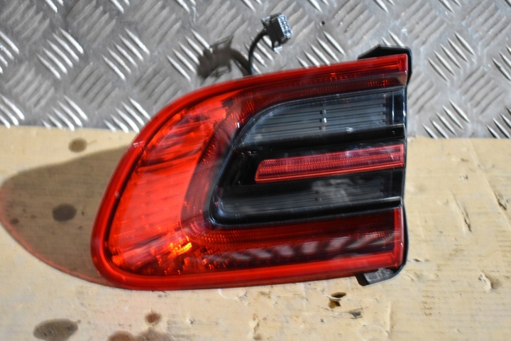 IDEALNA Feux phare Arrière Droit du capot PORSCHE MACAN 1