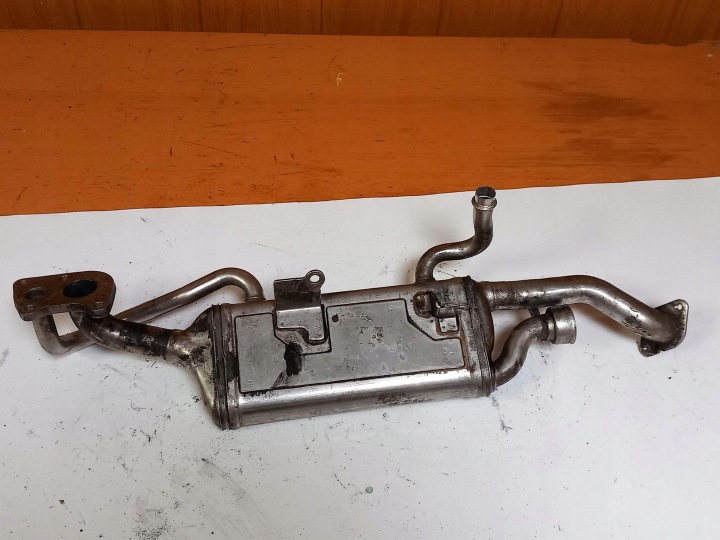 Radiatore gas scarico usato EGR MERCEDES E-KLASA W212 3.0 V6 CDI A6421401175 09-16