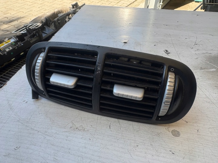rešetka rešetka ventilacije srednja PORSCHE CAYENNE i 7L5819203B