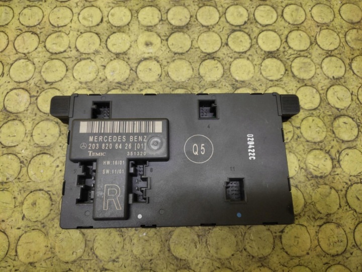 MERCEDES W203 Module Unité de contrôle Portière Droite Avant 2038206426