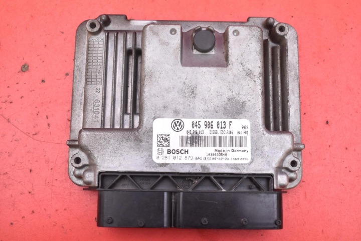 Centralina computer Motore 045906013F VW POLO 4 IV 9N 1.4 TDI 80 KM 05-09