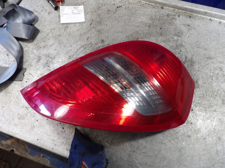 Mercedes W169 A180 light rear right