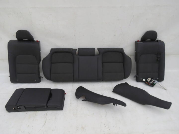 Sitz hinten VOLVO V70 lll 3.2 B R6 243 KM 07-16r 30734413 Gurten Gurten