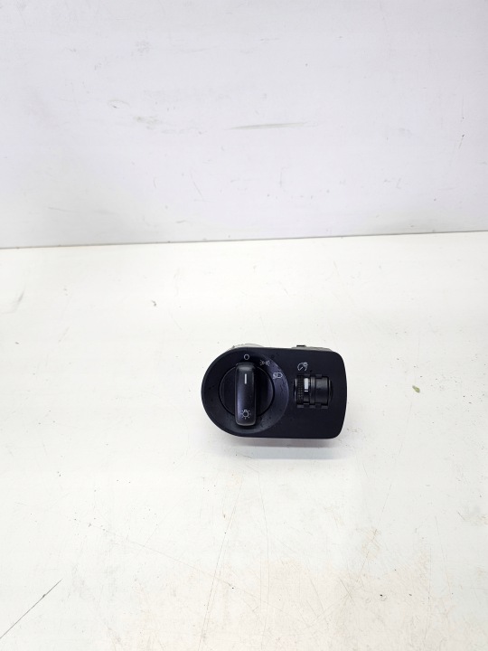 vypínač světel AUDI A3 8P 8P1941531AD 2004-08