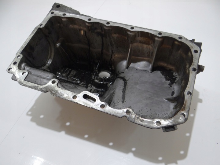 oil sump BMW E60 E61 N47D20A 2.0D OE 7803071 (20189966)