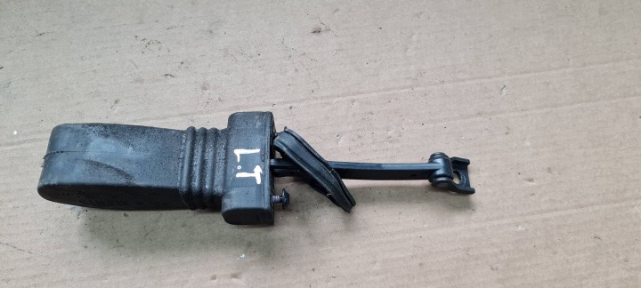 A4 B8 S4 LIFT obmedzovač dvere ľavý pravý zadok zadný 8K0839249B