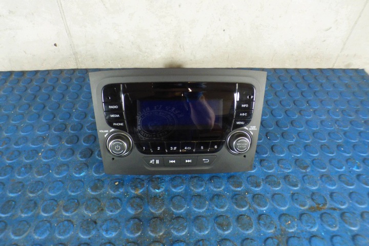 Fiat Doblo II LIFT radio 07357115850 st. BDB