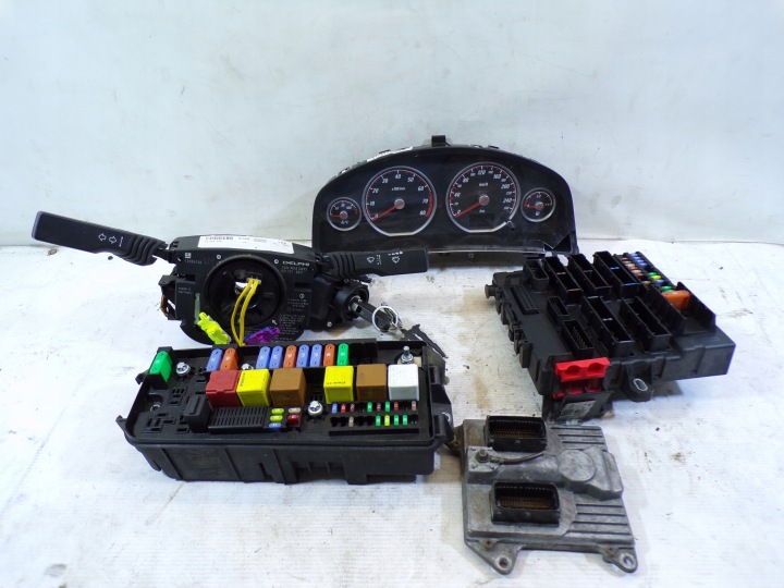 ZESTAW STARTOWY OPEL VECTRA C 2.2b 55558714 / 5WK91113