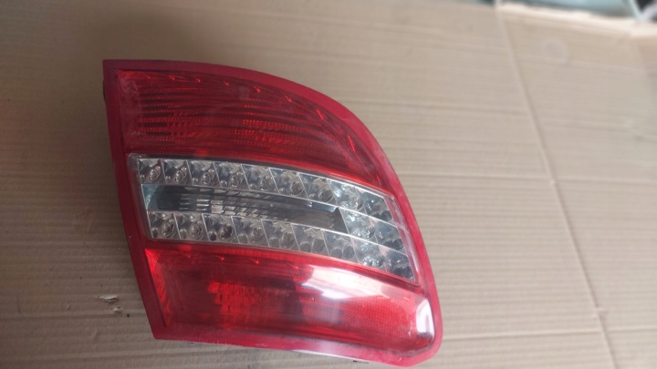 Mercedes C Klasa W204 08-> R. Kombi light rear left A2048203964 EUROPA