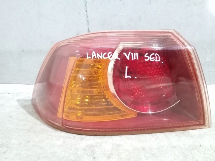 Mitsubishi Lancer VIII 8 sedan světlo levá záď zadní