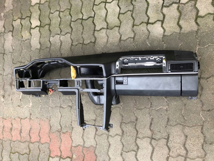 VOLVO 960 konzola kokpit prístrojová doska cierna