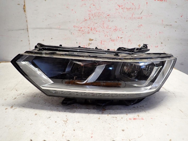 Licht vorne vorne links VW PASSAT B8 2014- FULL LED 3G1941035L