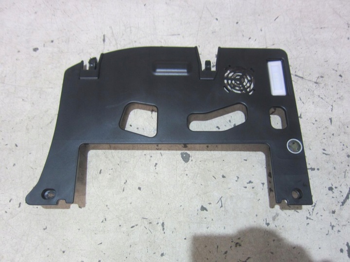 BMW X1 F48 B46 F39 F45 kryt konzoli obal PO STRONIE spolujezdce 9316560