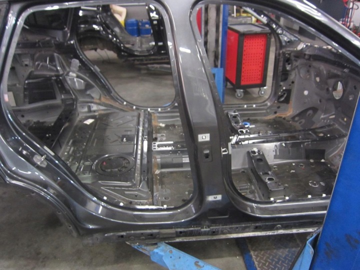 BMW X1 F48 RIVESTIMENTO MONTANTE B MINIGONNA Destra carrozzeria FIANCO Destro BOK 7436136