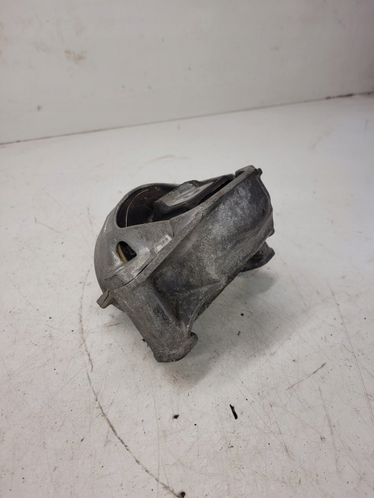 engine mount L P AUDI A4 B8 A5 Q5 8R0199381G