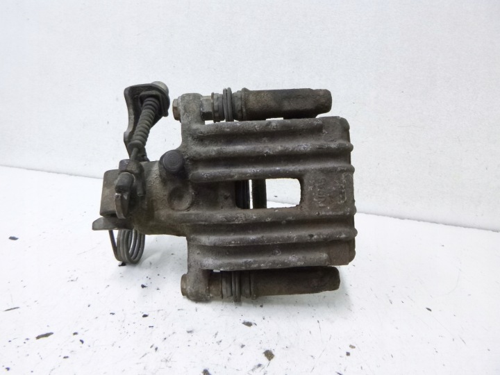 pinza freno freno posteriore destra Audi A6 C5 2.0 berlina 2001r.