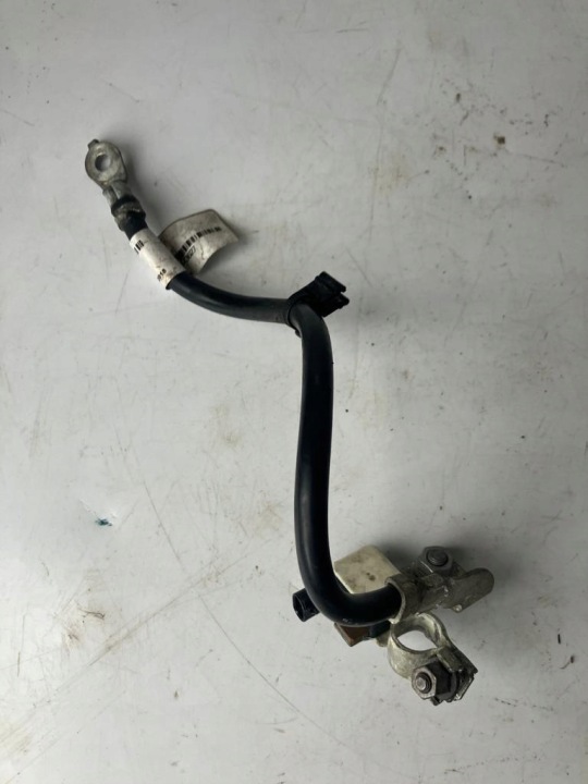 terminal of the battery VOLVO XC40 31652688
