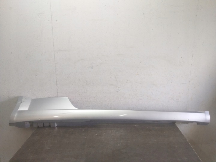 práh lišta prahová krytka pravý AUDI TT 14- 8S0853856B