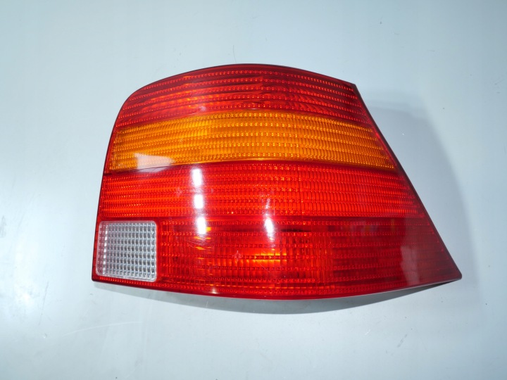 VW GOLF 4 FANALE FARO posteriore posteriore Destro 1J6945096 HB