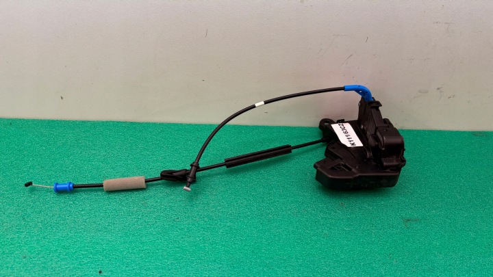 lock door right front OPEL ASTRA 6 VI L BERLINGO 308 T10 K111/63CZ