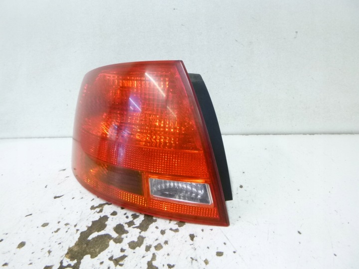 Licht heck rechts Audi A4 B7 Kombi Avant 8E9945095E Original 2007r.
