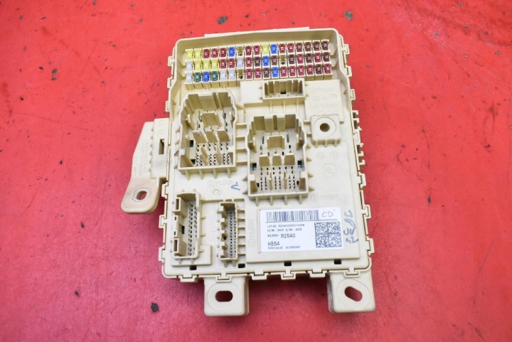 Kasten der Sicherungen 91950-R2540 KIA SPORTAGE 5 V 1.6 T-GDI 150 KM 21-25