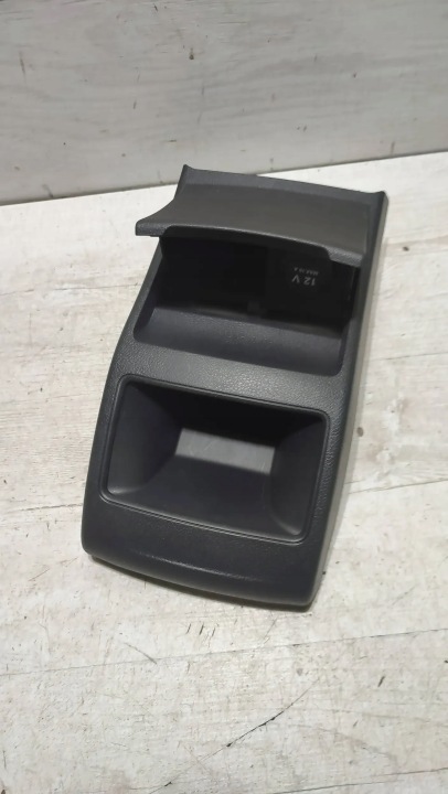 Mercedes-Benz A-classa W176 17r. 1.5cdi passenger compartment tunelu srodkowego