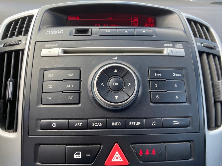 RADIO ORYGINALNE CD MP3 brakuje kodu Kia Ceed SW FL 06-12
