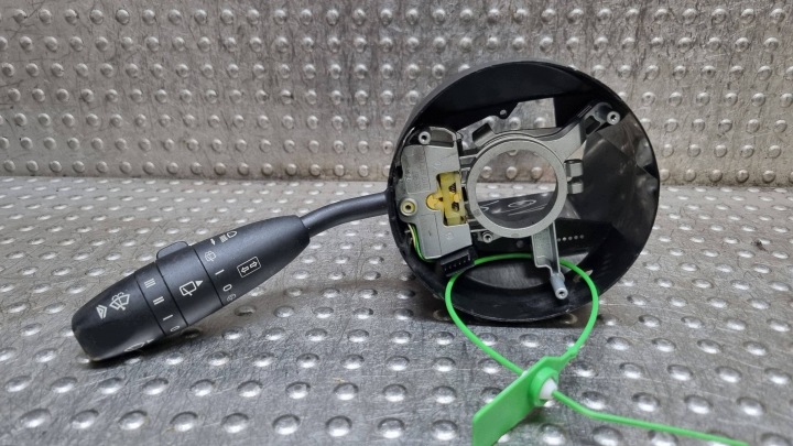 MANETKA Commodo essuie glace A1695450210 MERCEDES W169 W245
