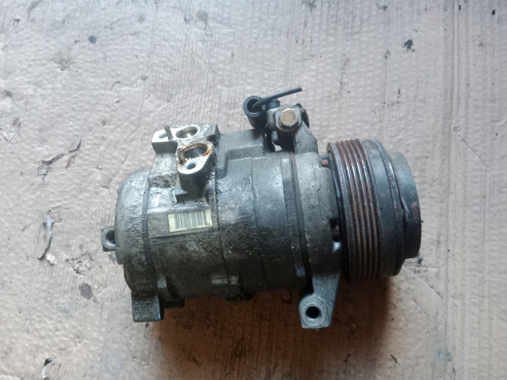 compressor of the air conditioning BMW RANGE ROVER L322 4.4 V8