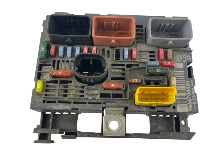 upravljačka BSM 9666700480 Citroen C4 i 1.4 16V kutija osigurača