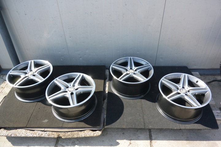 MERCEDES BENZ AMG E63 CLS63 E55 W211 W219 ruote CERCHI ALU Originale come nuovo