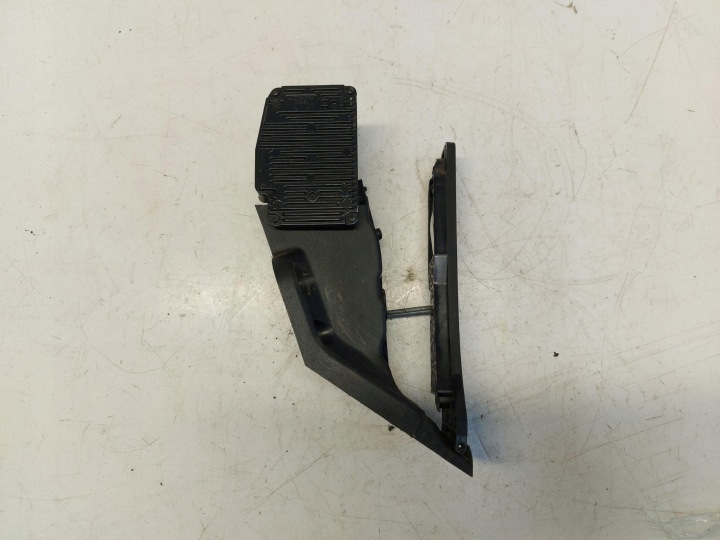 MERCEDES W205 Gaspedal HYBRYDA A2223002300