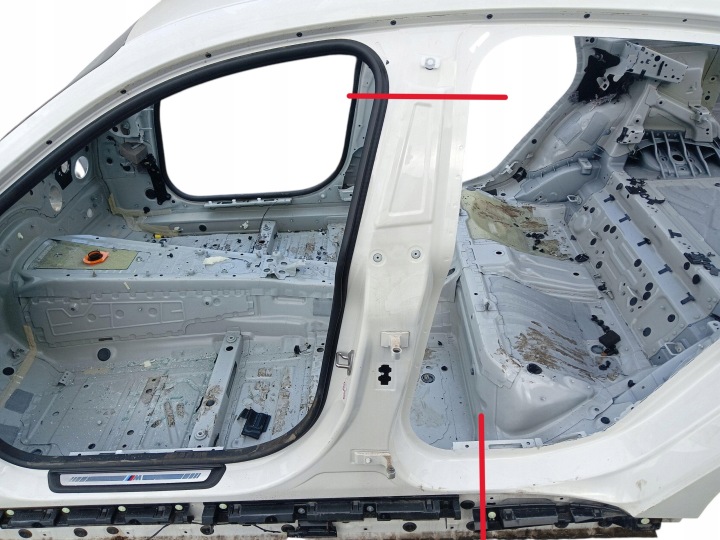MINIGONNA sinistra RIVESTIMENTO MONTANTE B media BMW i4 G26 GRAN COUPE LAK: 300 (21-24)