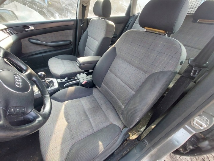 FOTELE KOMPLET bal jobb KANAPA far + oldalsó AUDI A6 C5