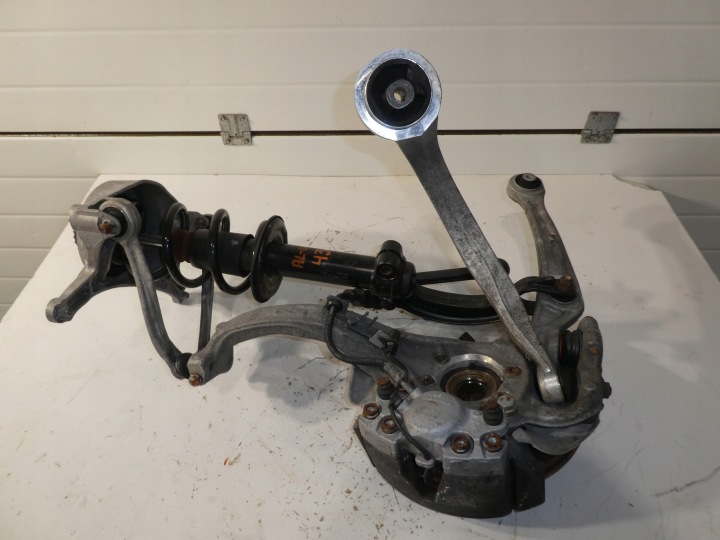AUDI A4 B8 achsträger vorne 8K0413 L