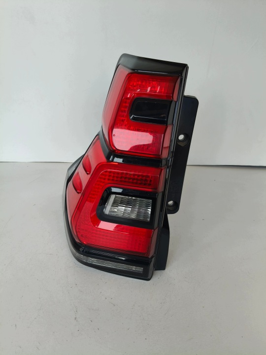 Licht links hinten TOYOTA LAND CRUISER 150 17- LIFT LED T49