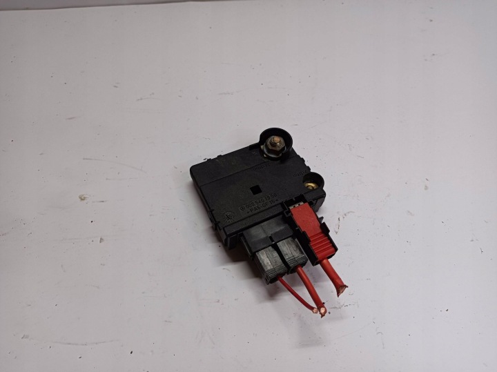 Borne Relais pour batterie Fusible Mercedes-Benz S W220 0005401950